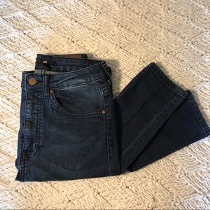 H&M • High-Waisted Skinny Jeans